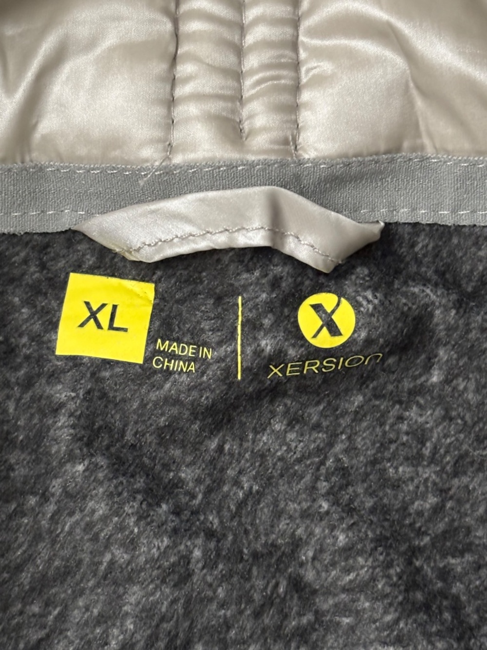 NWT Womens Xersion Pearlized Gray Athleisure Puffer Vest Lightweight Jacket XL - Picture 3 of 13